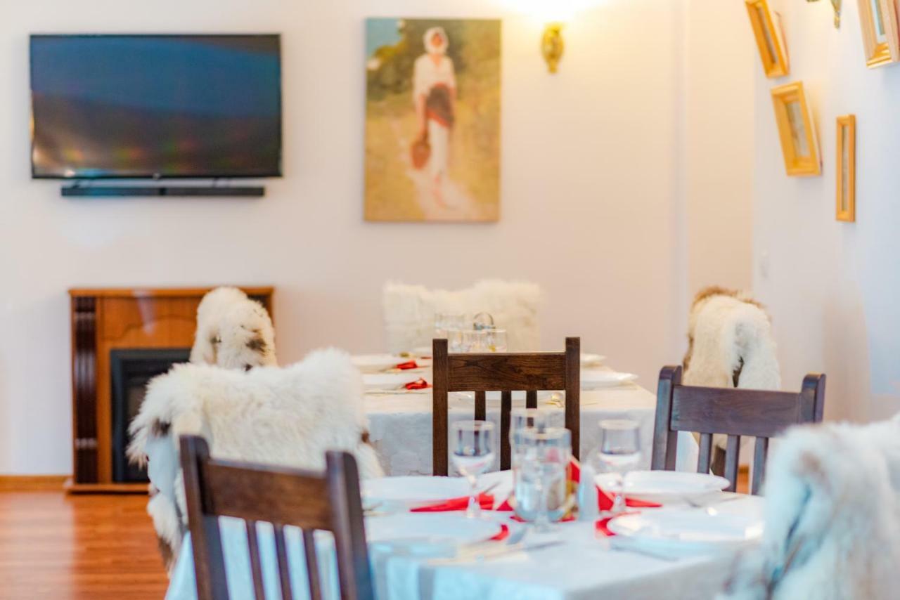 Tango Margo Hotel Valea Lupului  Exterior photo