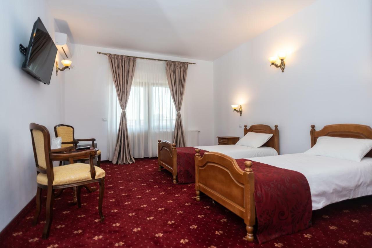 Tango Margo Hotel Valea Lupului  Exterior photo