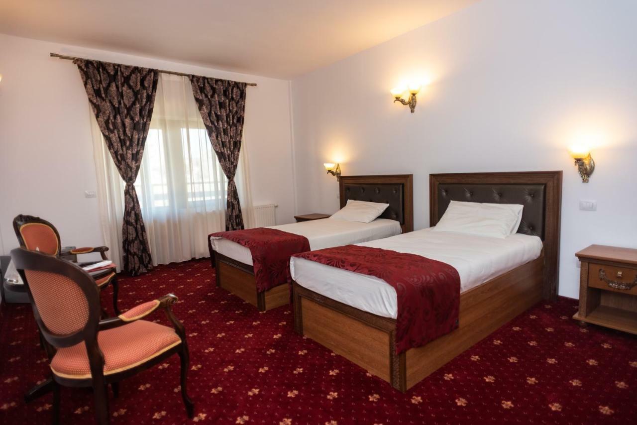 Tango Margo Hotel Valea Lupului  Exterior photo
