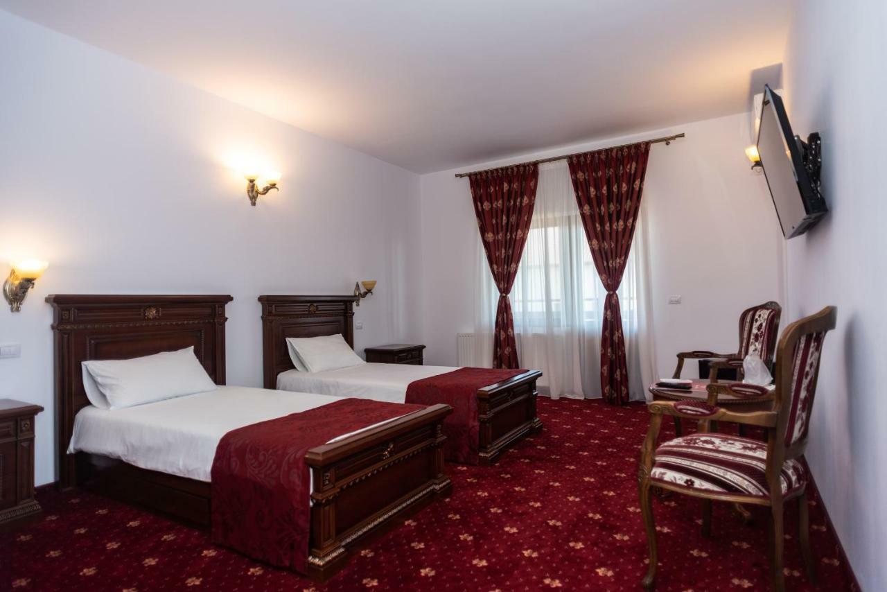 Tango Margo Hotel Valea Lupului  Exterior photo